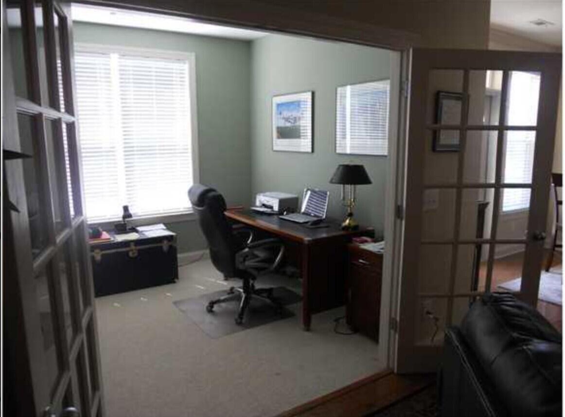 Image 3: 304 - 2000 Belle Isle --Office or FlexRo