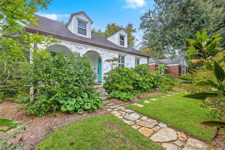 699 Savannah Highway