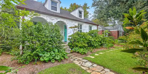 699 Savannah Highway