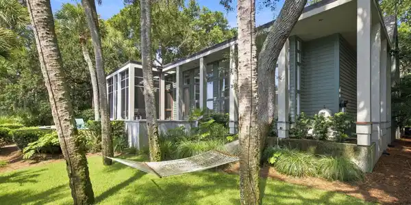 Image 3: 3-web-or-mls-183 Glen Abbey exteriors-18