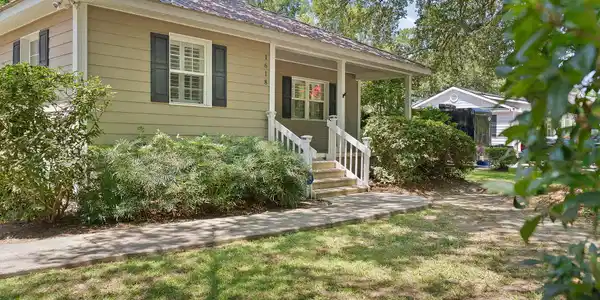 Image 3: 3-web-or-mls-Barclay Media Co. -49