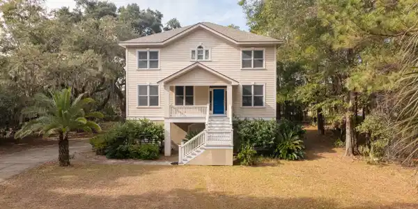 77 Tuscarora Avenue