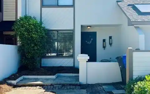 311 Lapwing Lane