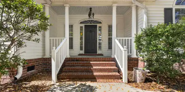 Image 3: Front Entry