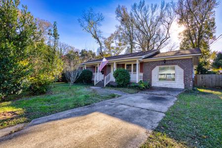 1462 Glencoe Drive