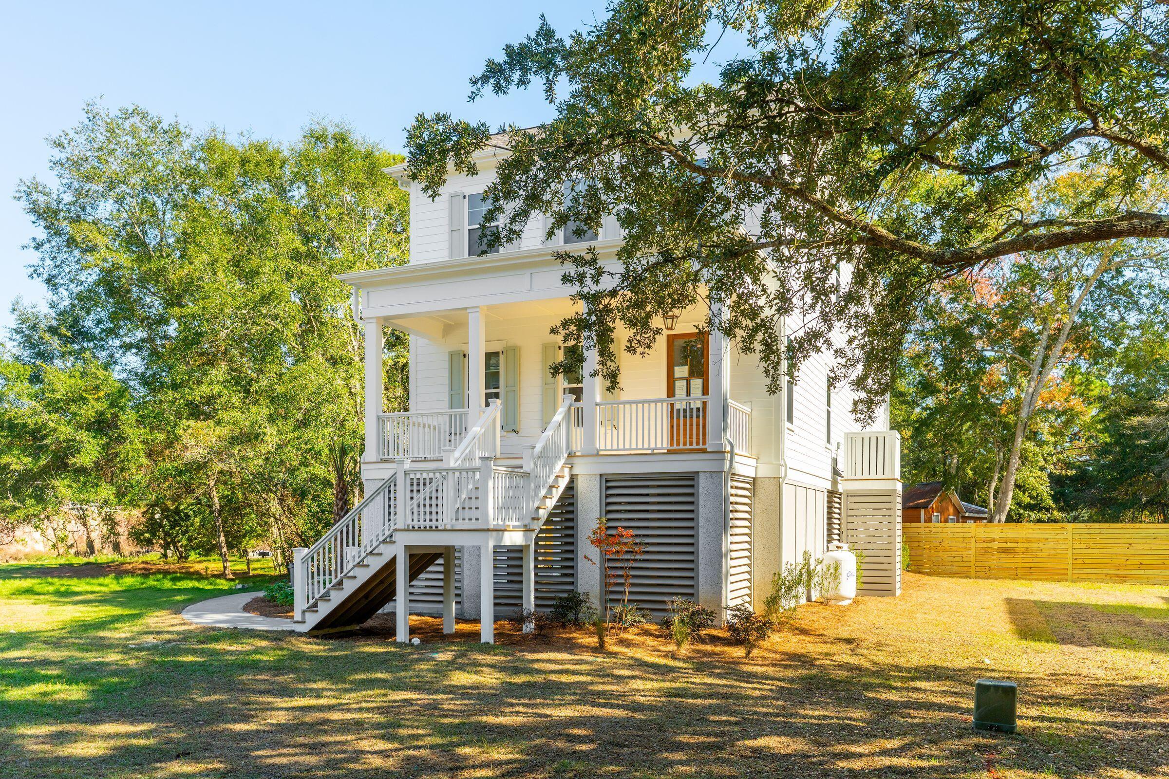 Image 2: 1129HamlinRd-KeenEyeMarketing-004
