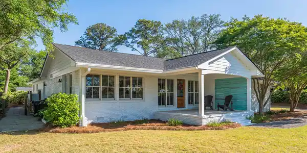 Image 2: 1259HarborviewLn-KeenEyeMarketing-011.6