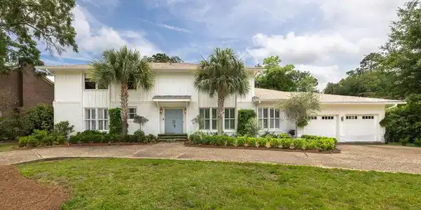 37 Fort Royal Avenue