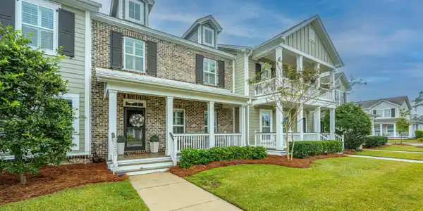 Image 2: 3435YarmouthDr004