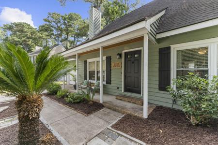 2027 Harrietta Court