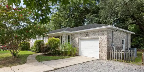 Image 3: 26-web-or-mls-1357 Ashley Hall Rd- Coast