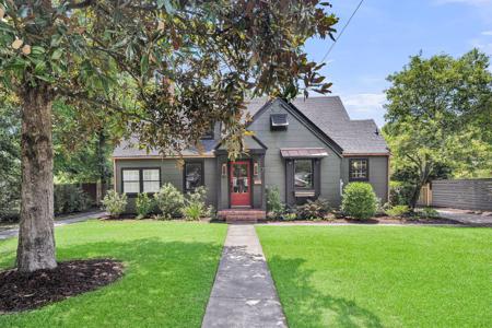 7 Riverdale Drive