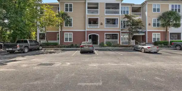 100 Bucksley Lane