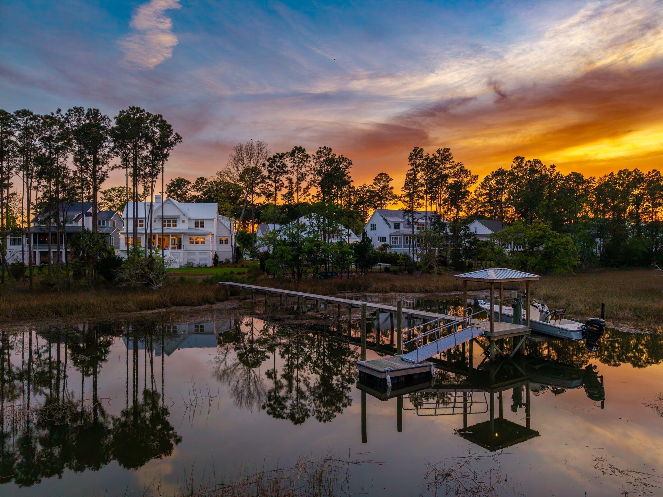 Image 3: Private Dock/Boat Lift