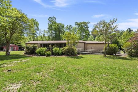 1019 Levi Lake Road