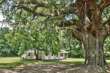 144 Middlefield Circle