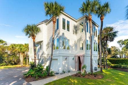 23 Fairway Village Lane