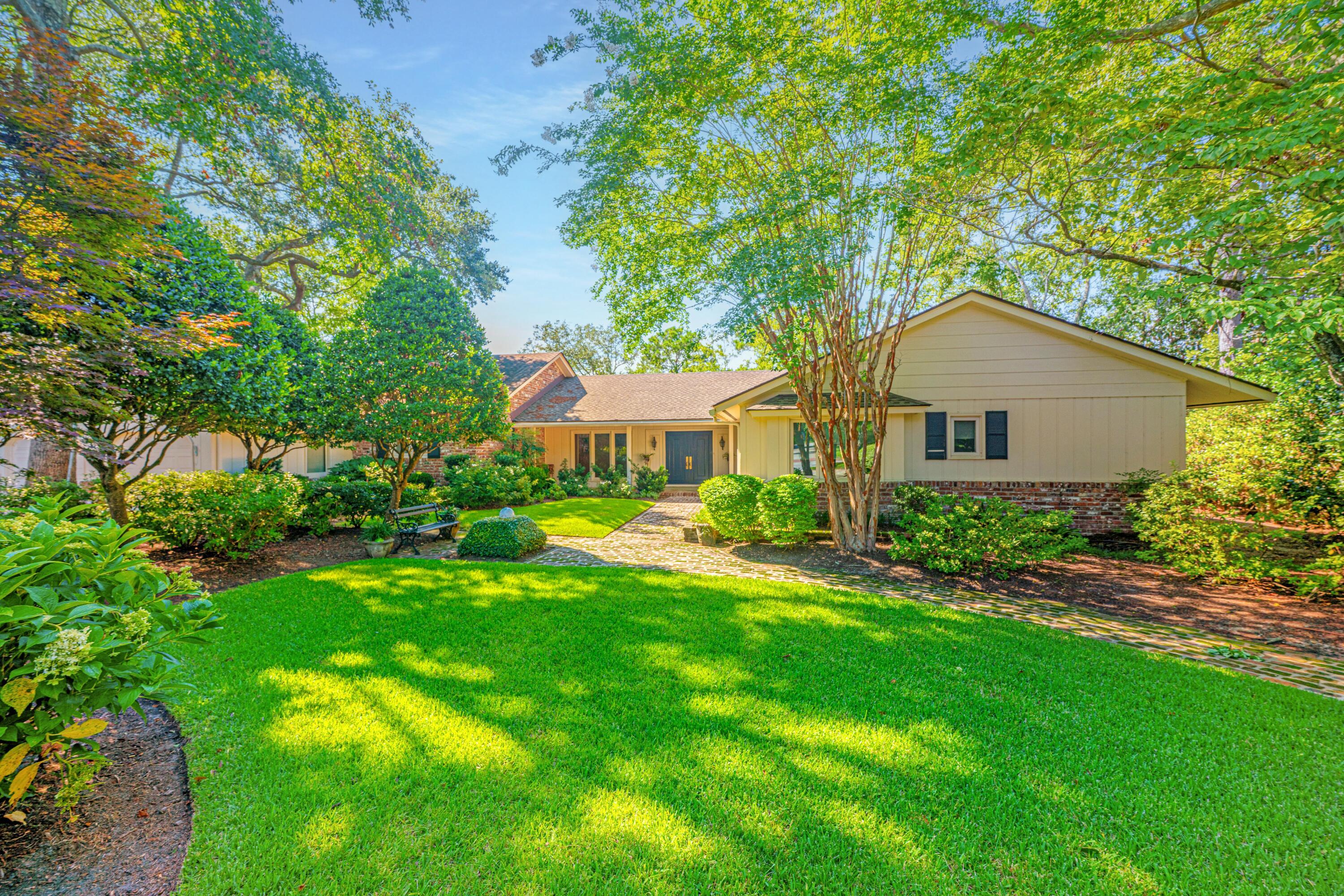 Image 2: Front Yard