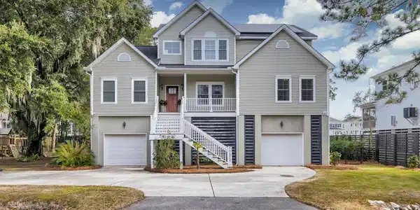 1520 N Lakeshore Drive, Mount Pleasant SC 29466