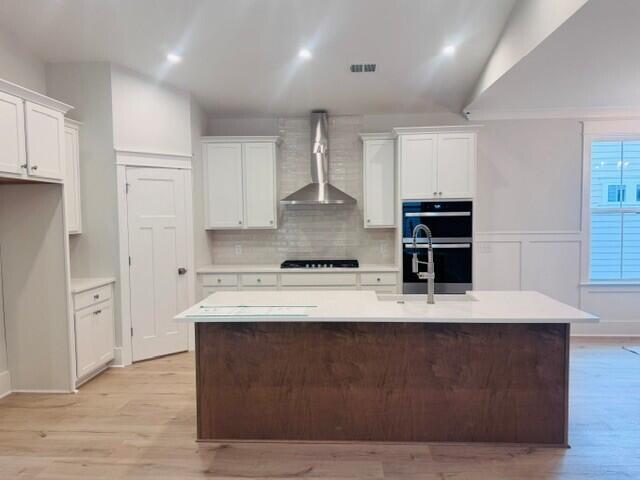 Image 3: Kitchen