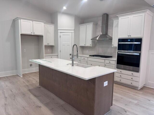 Image 4: Kitchen