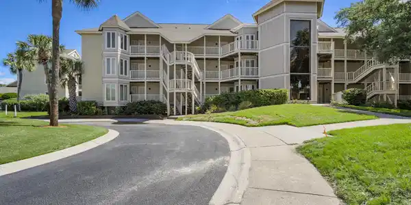 9000 Palmetto Drive