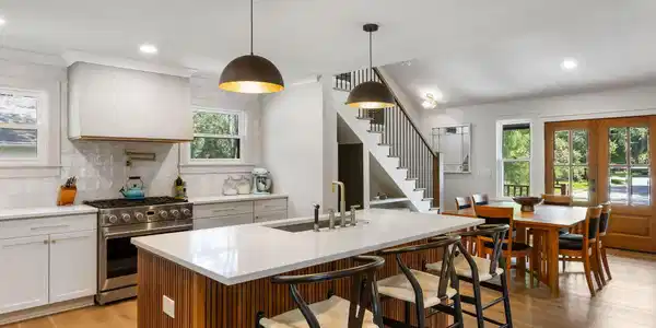 Image 4: 10-web-or-mls-806 Law Ln CoastalRE-9