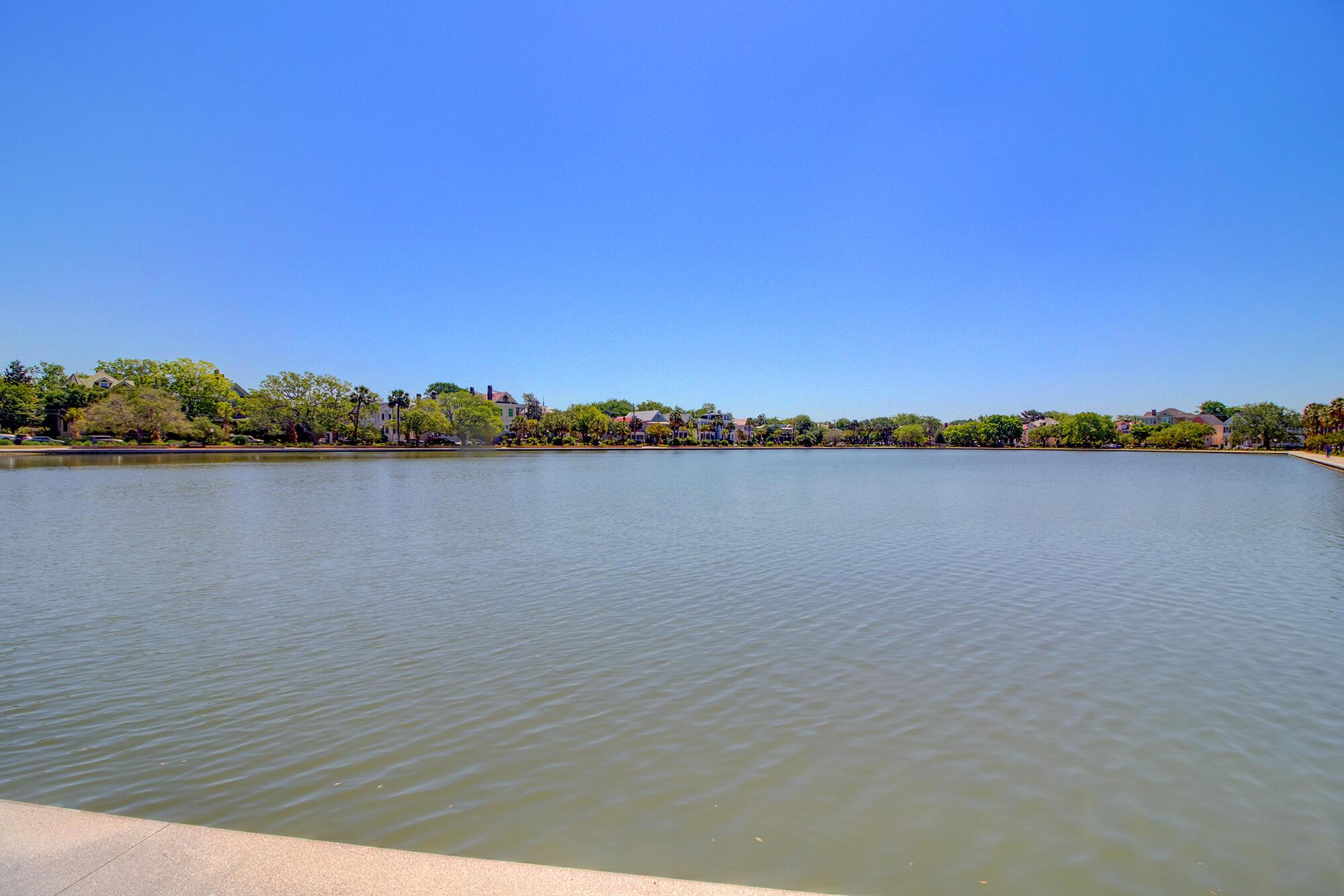 Image 4: ColonialLake3