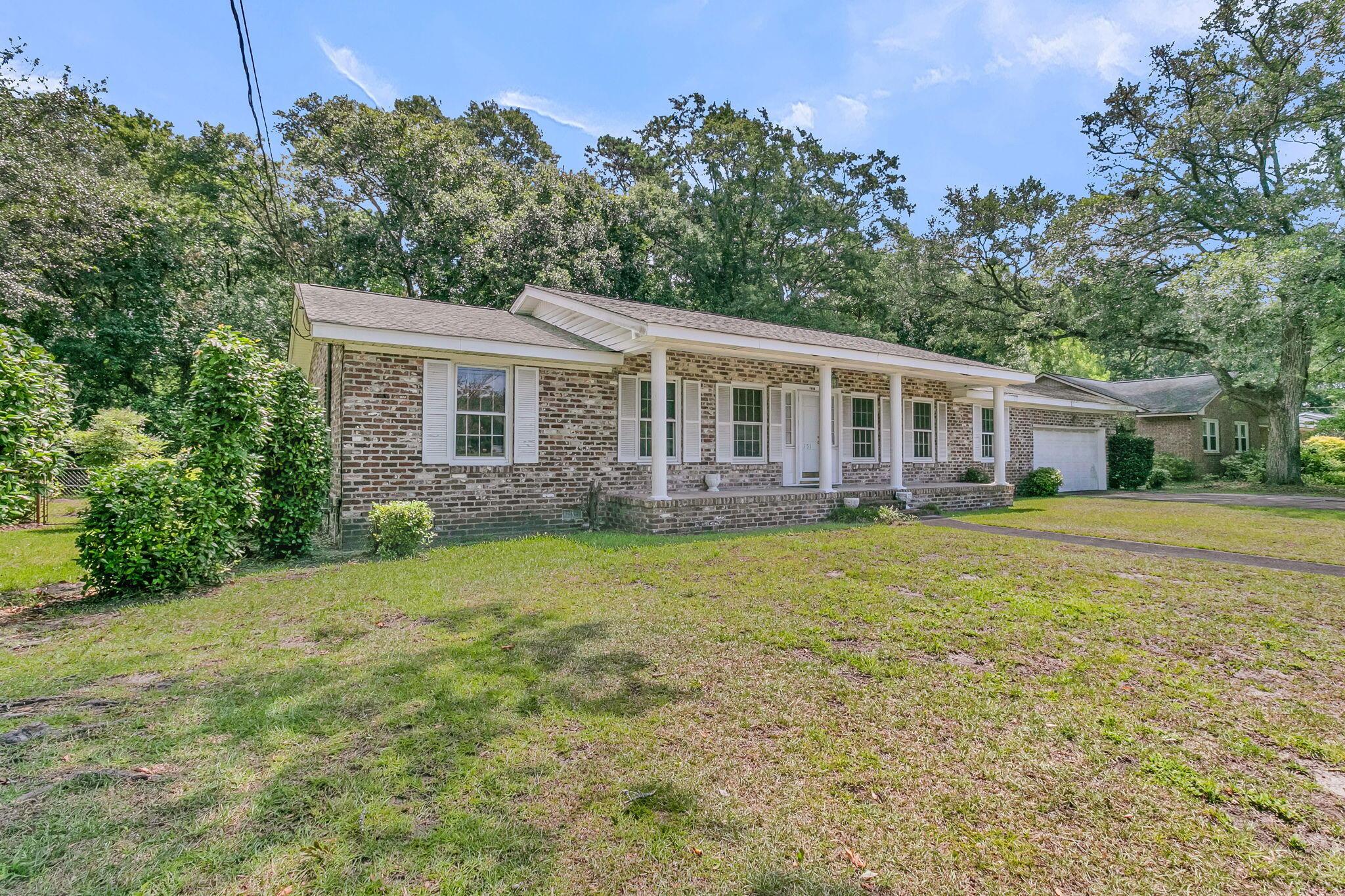 Image 3: 1351 Winchester Dr