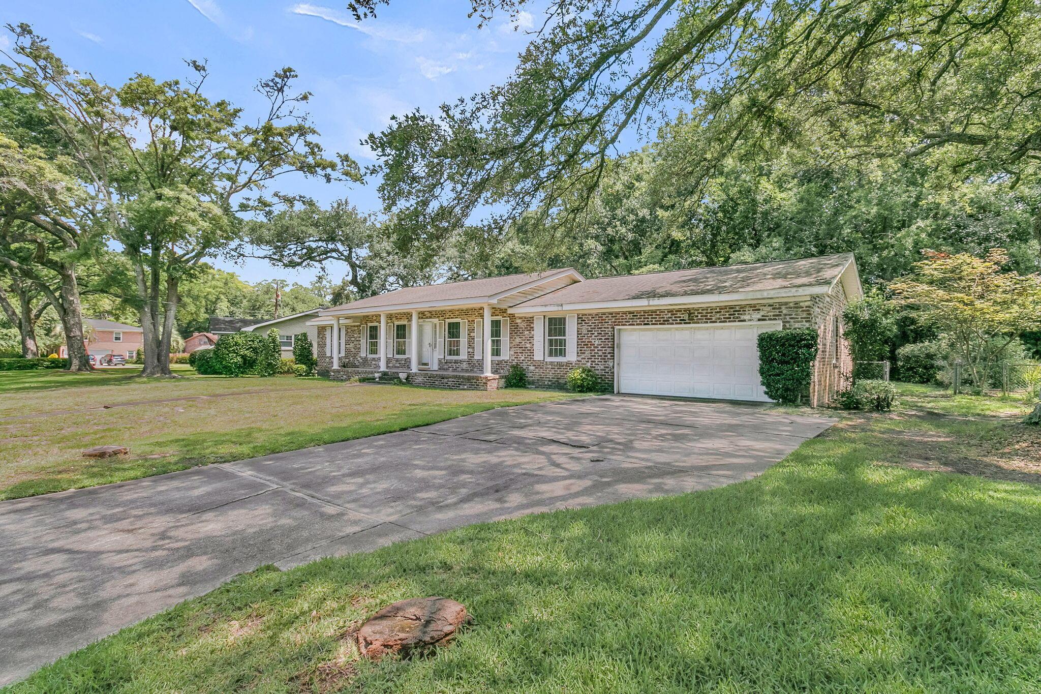 Image 4: 1351 Winchester Dr