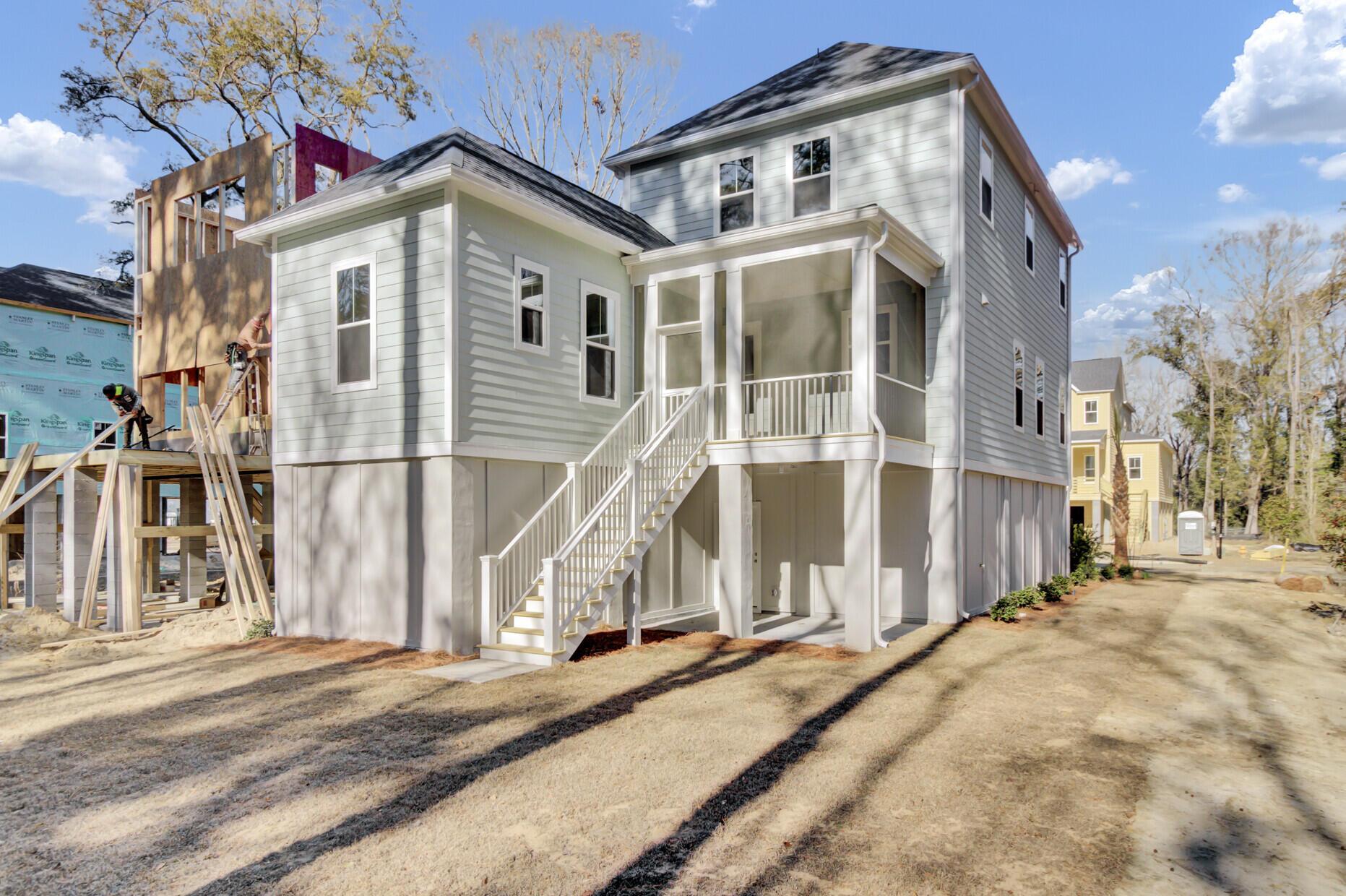 Image 2: REAR OF HOME