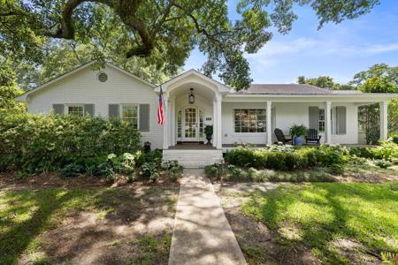 299 Hobcaw Drive