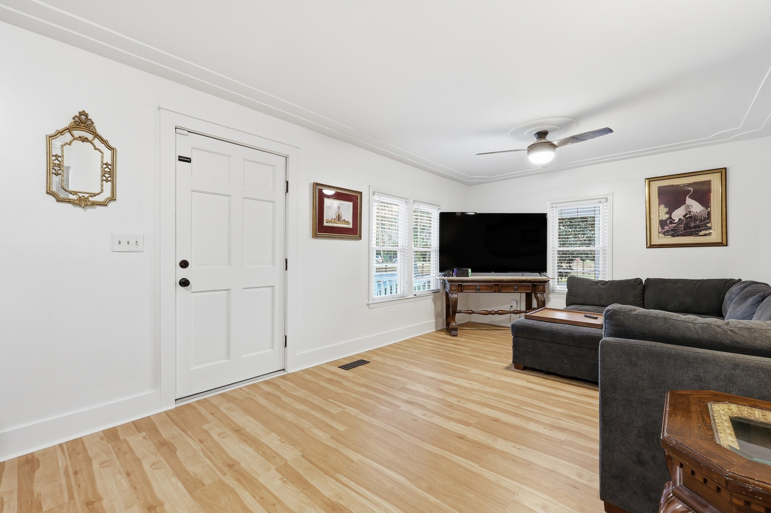 Image 4: 32_ru4a0104