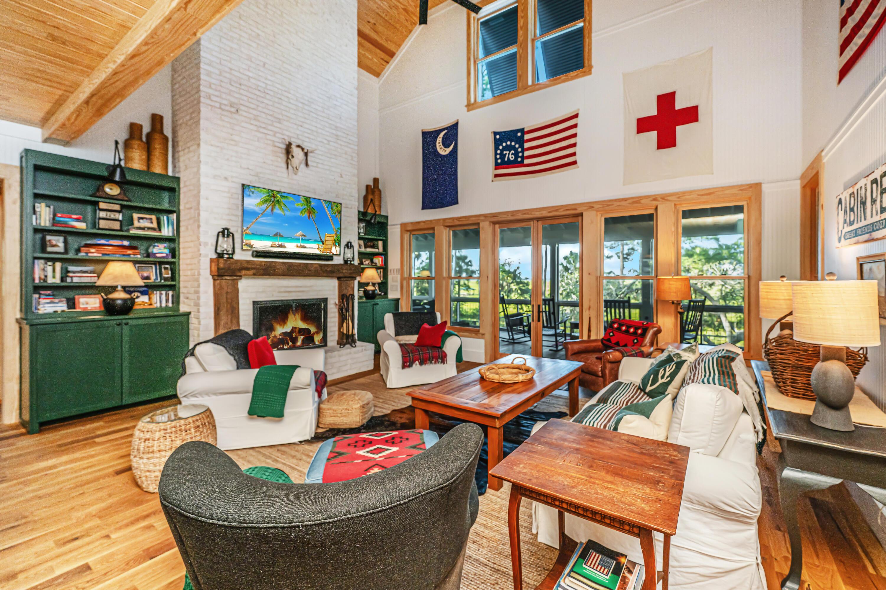 Image 2: 8711CrawfordIslandDr012