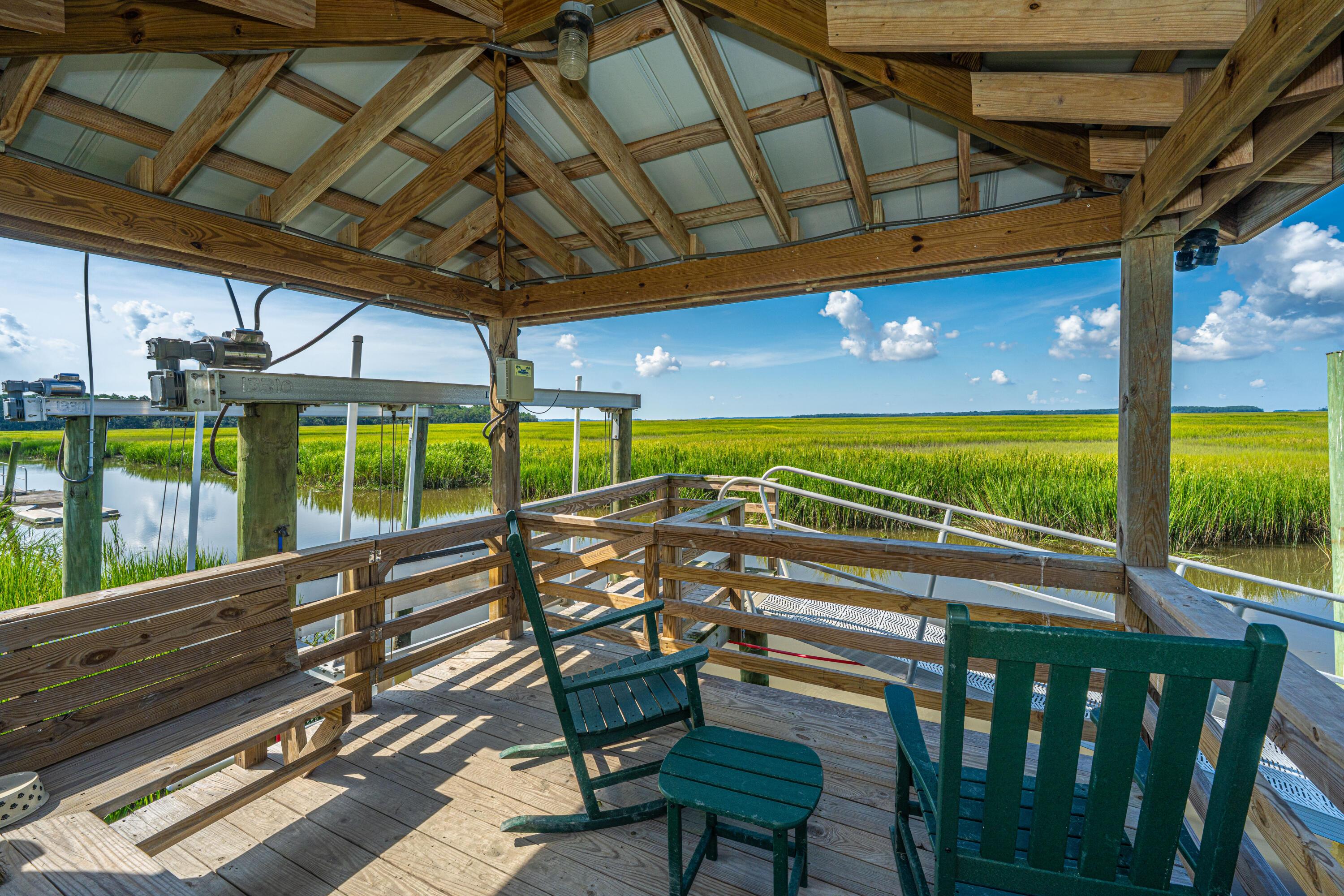Image 3: 8711CrawfordIslandDr085