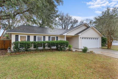 1121 Yorktown Court