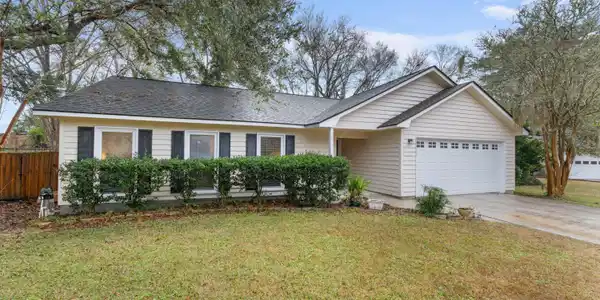 1121 Yorktown Court