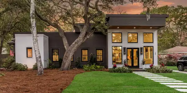 28 Riverdale Drive
