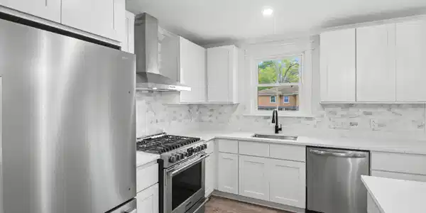 Image 2: Kitchen