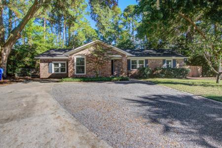 1138 Lee Shore Lane