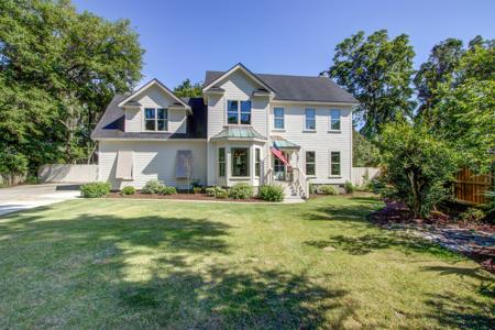1081 Groves Manor Court