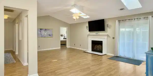 1246 Llewellyn Road