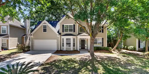 2738 Seastrand Lane