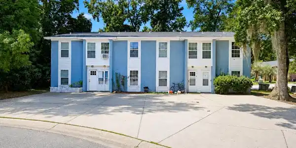 Image 2: 4 Townhomes S. Mount Pleasant