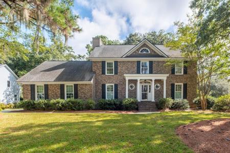 1146 Manor Lane