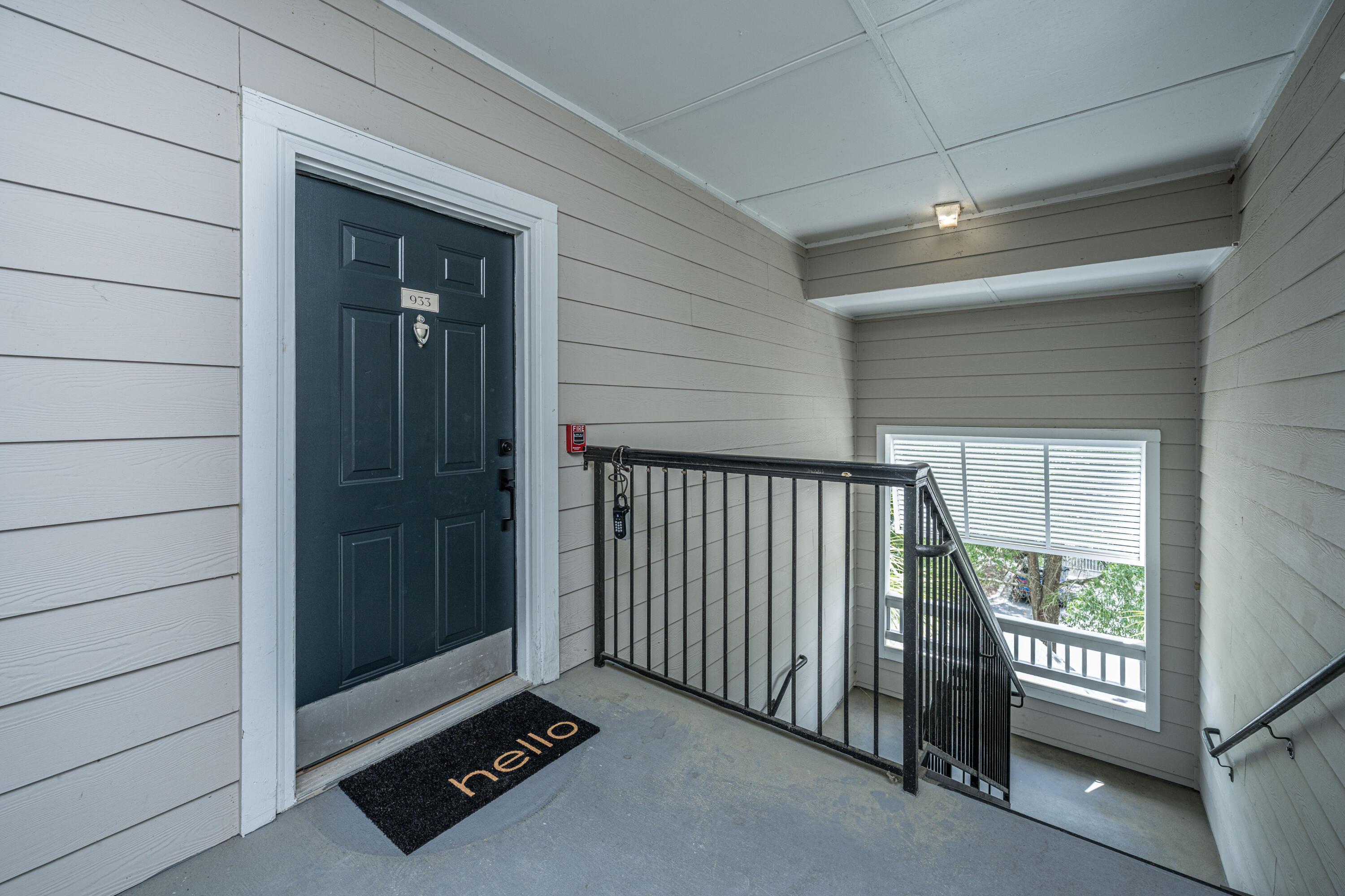 Image 2: Welcome to 45 Sycamore Ave, #933