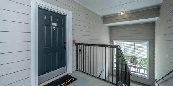 Image 2: Welcome to 45 Sycamore Ave, #933