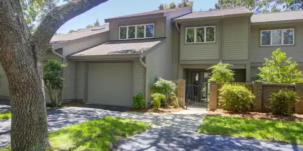 11 Wappoo Creek Place