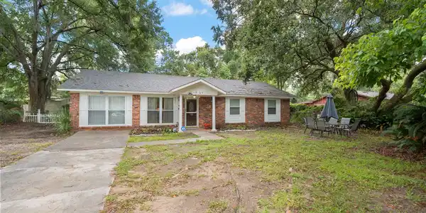 1507 Ivy Lane