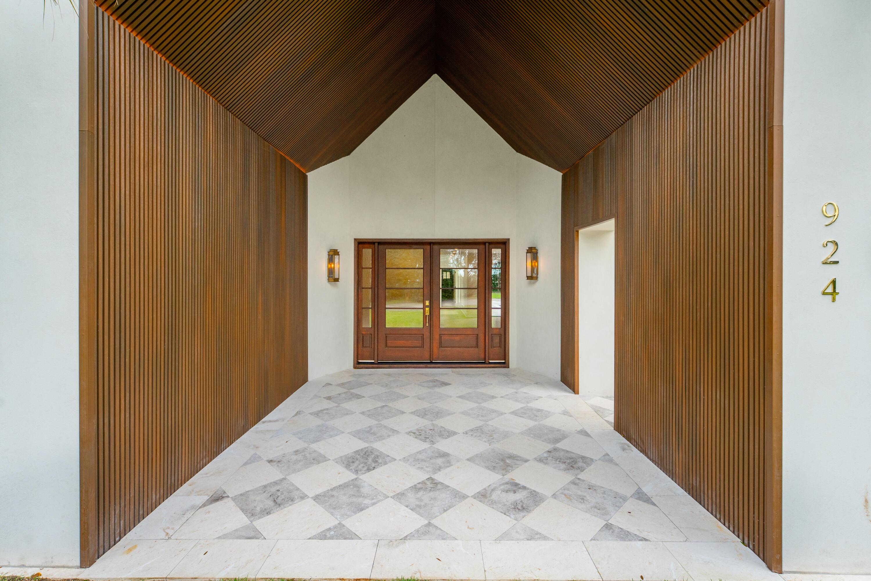 Image 2: 924WhitePointBlvd-KeenEyeMarketing-009